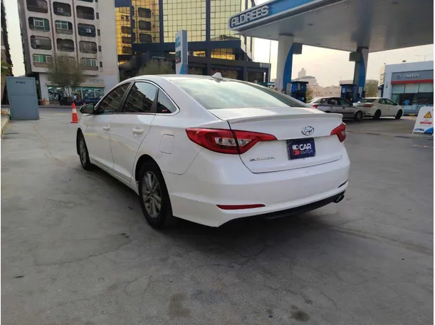Car image 7