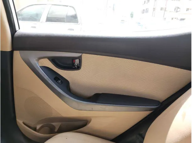 Car image 29