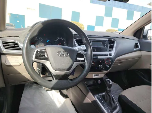 Car image 28