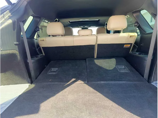 Car image 32