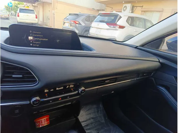 Car image 24