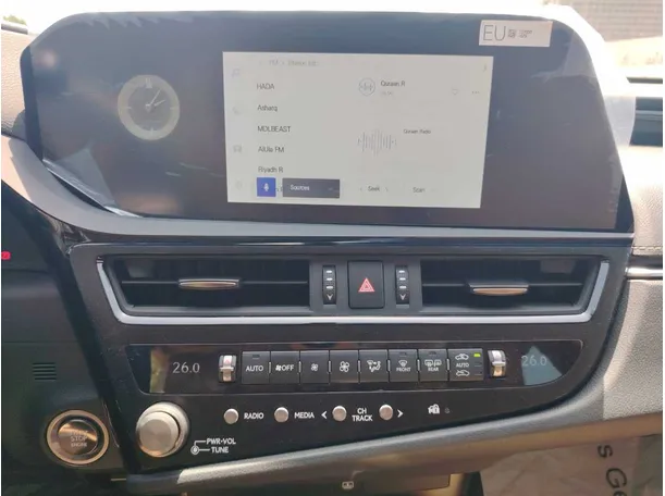 Car image 17