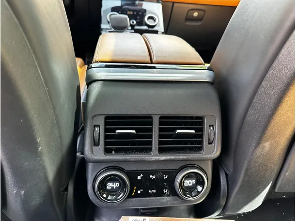 Car image 26