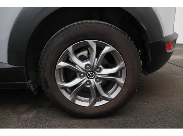 Car image 7