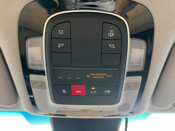 Car image 23