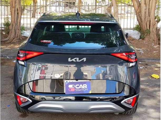 Car image 7