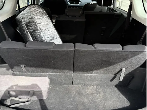 Car image 28
