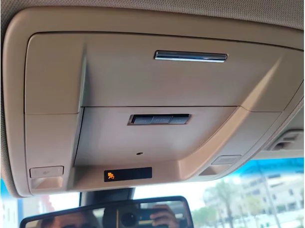 Car image 24