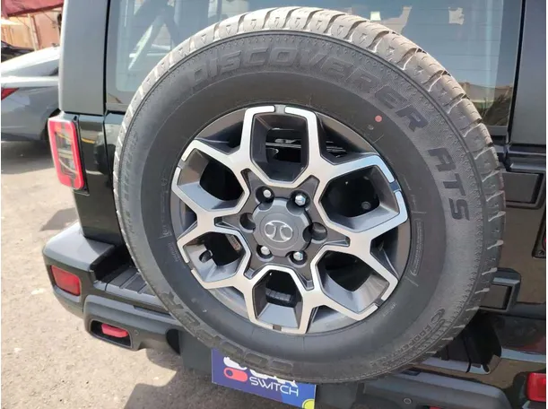 Car image 35