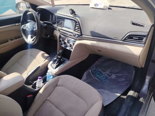 Car image 14