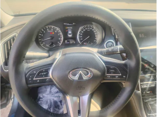 Car image 25
