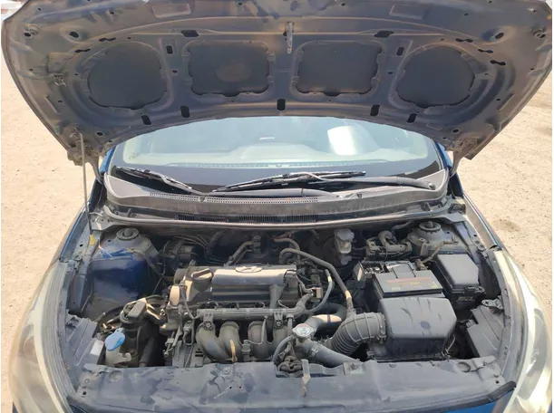 Car image 26