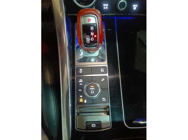 Car image 26