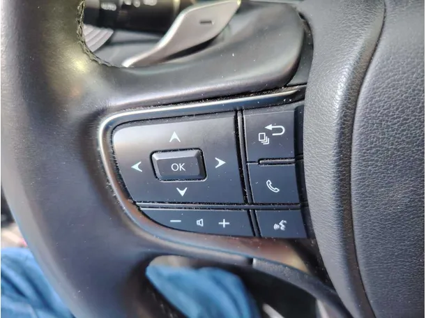 Car image 35