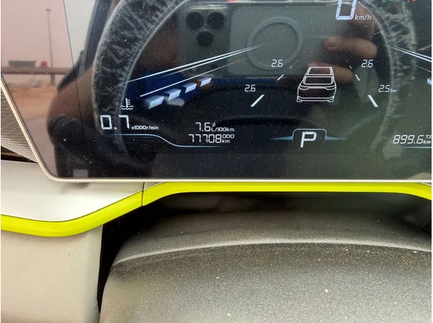 Car image 18