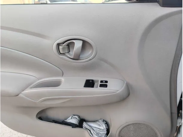 Car image 27