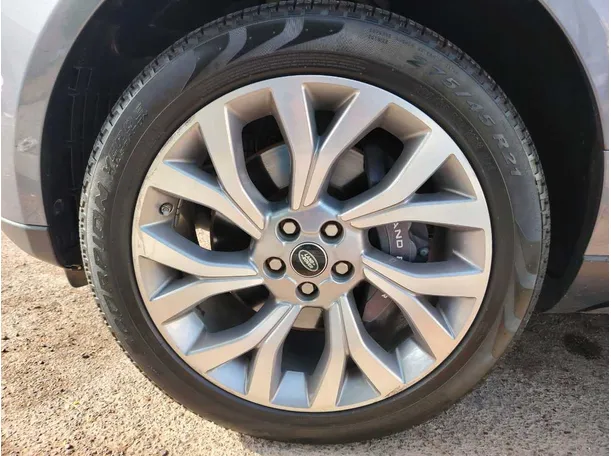 Car image 10