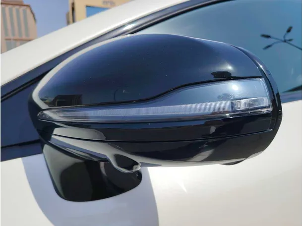 Car image 38