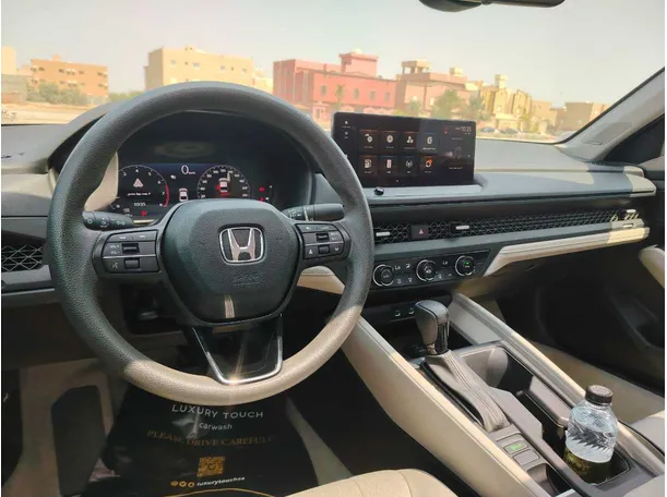 Car image 28