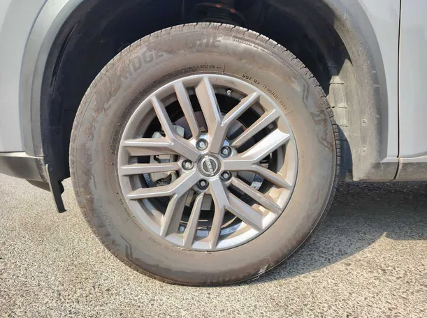 Car image 9