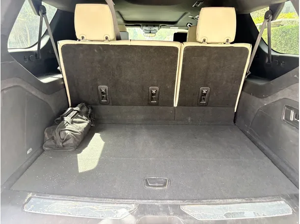 Car image 25