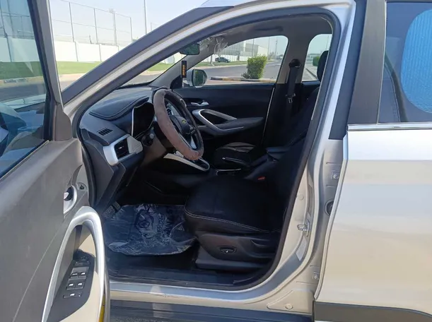 Car image 13