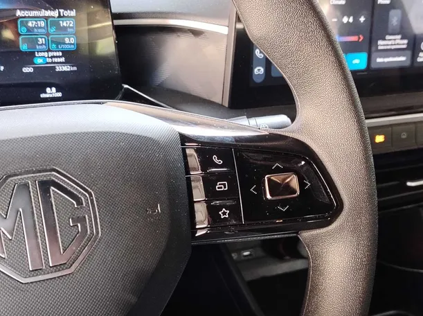 Car image 27