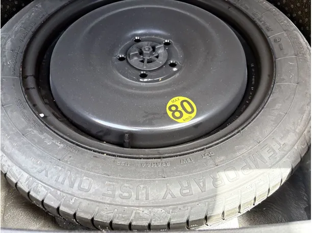 Car image 29