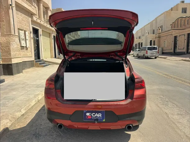 Car image 19