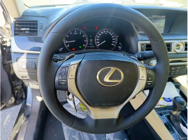 Car image 28