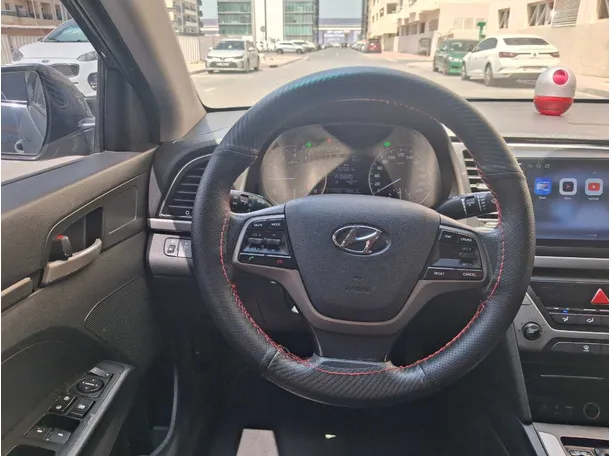 Car image 18