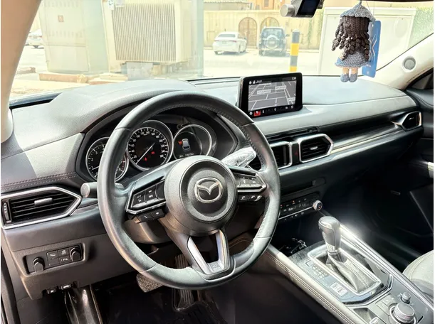 Car image 12