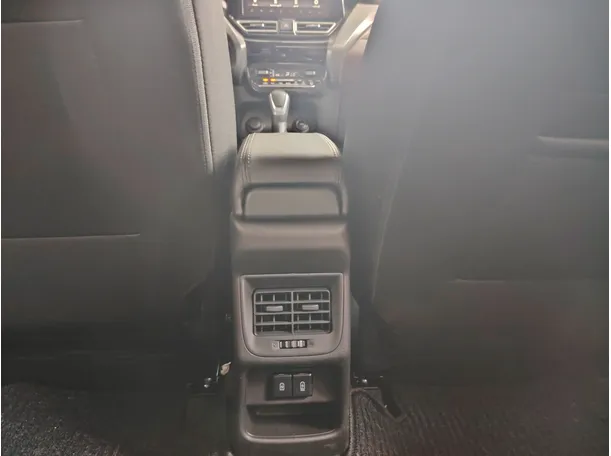 Car image 29