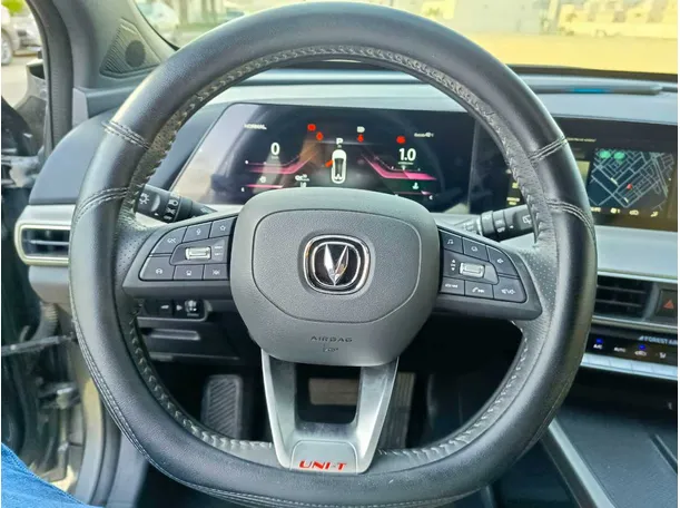 Car image 29