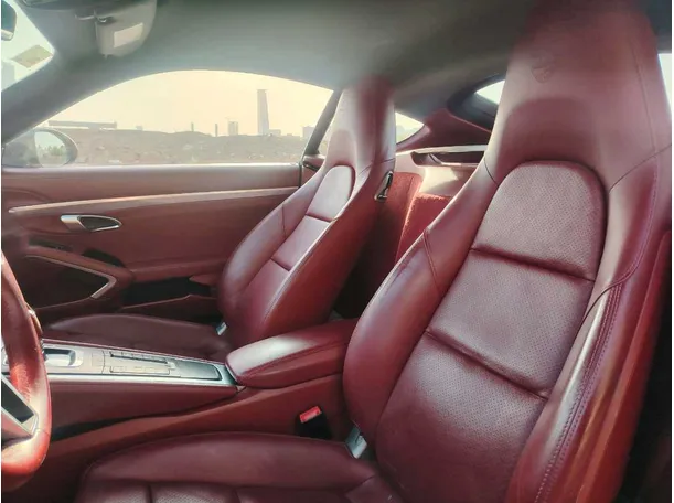 Car image 15