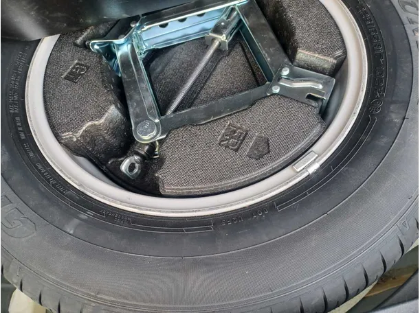 Car image 23
