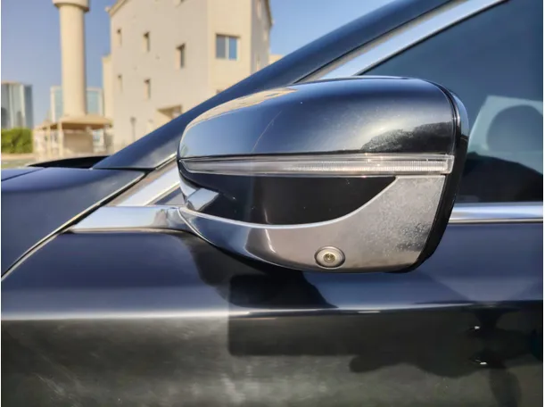 Car image 33