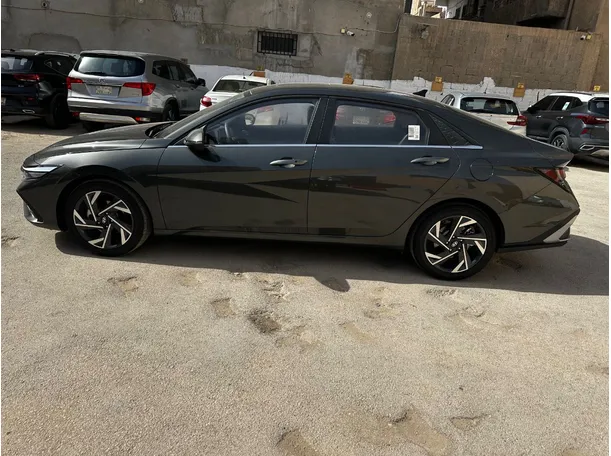 Car image 8