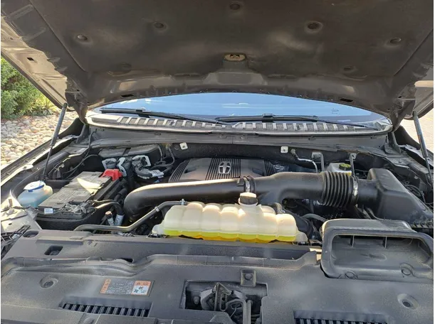 Car image 26