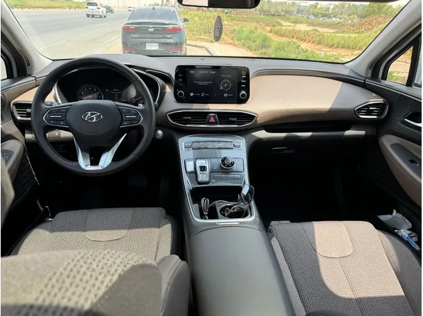 Car image 17