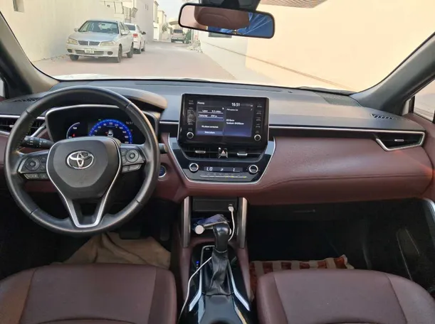 Car image 14