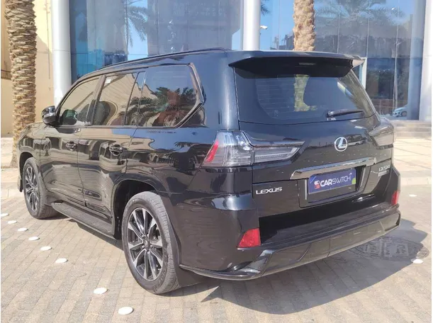 Car image 6