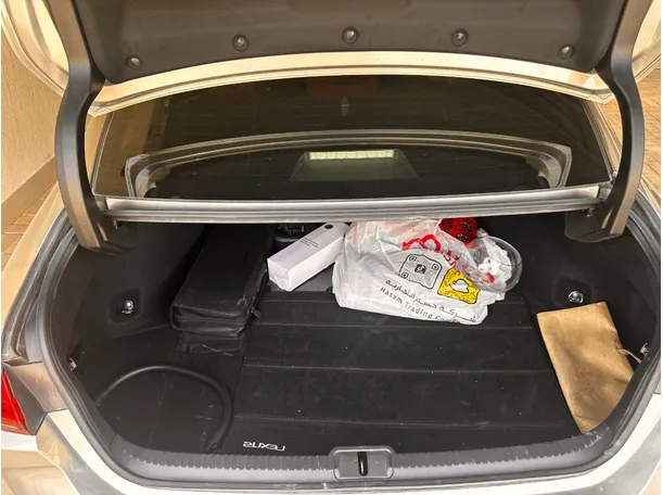 Car image 23