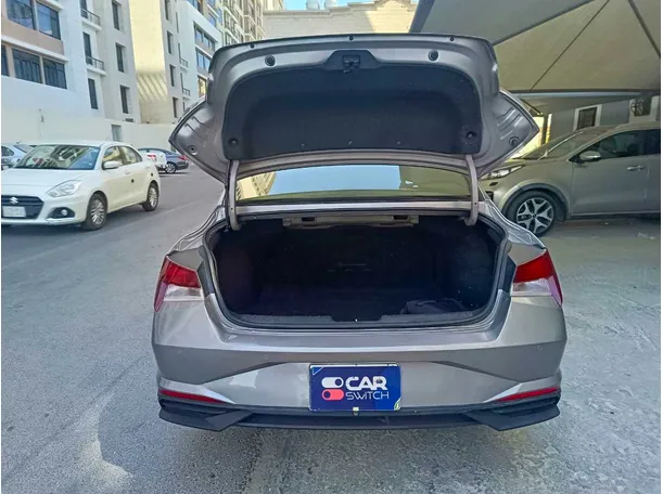 Car image 27