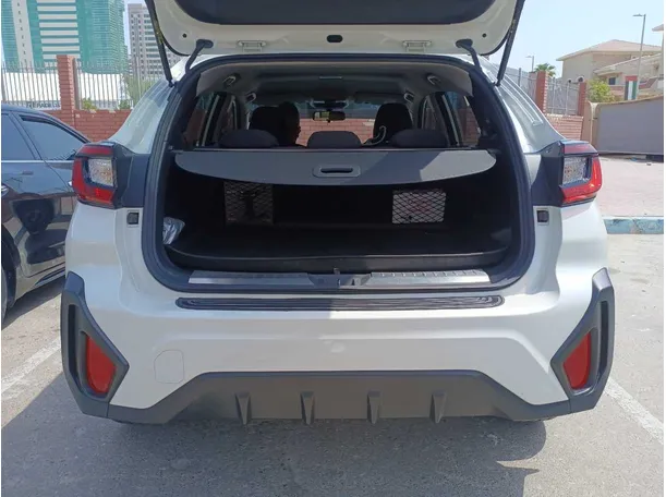 Car image 19