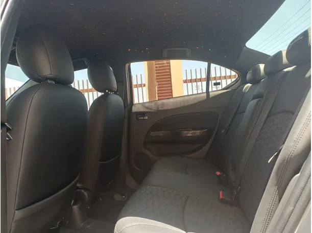 Car image 13