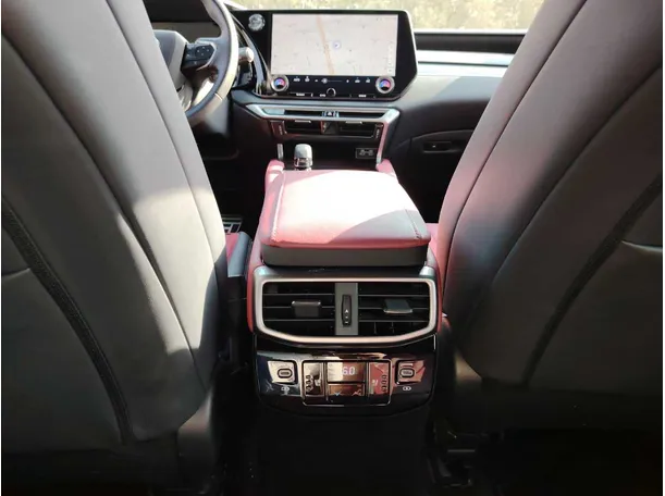 Car image 38