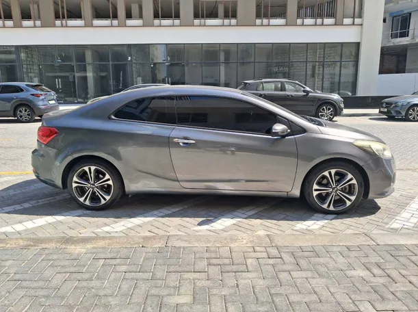 Car image 8