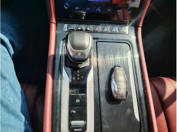 Car image 25
