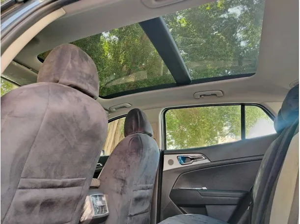 Car image 20
